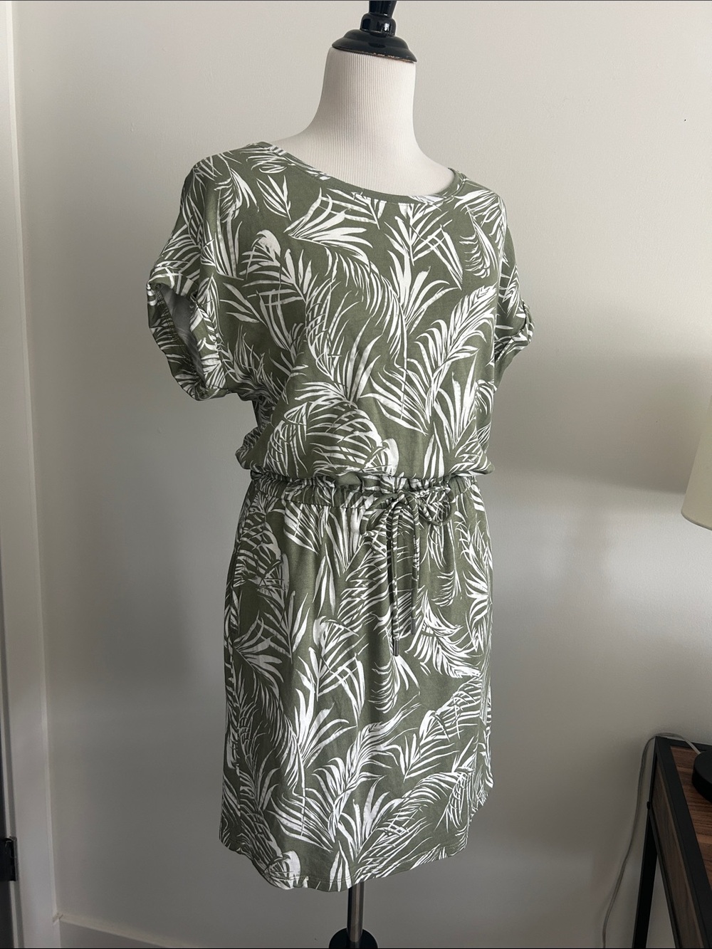 Hilary radley S Olive Green Leaf Print Drawstring Waist Dress